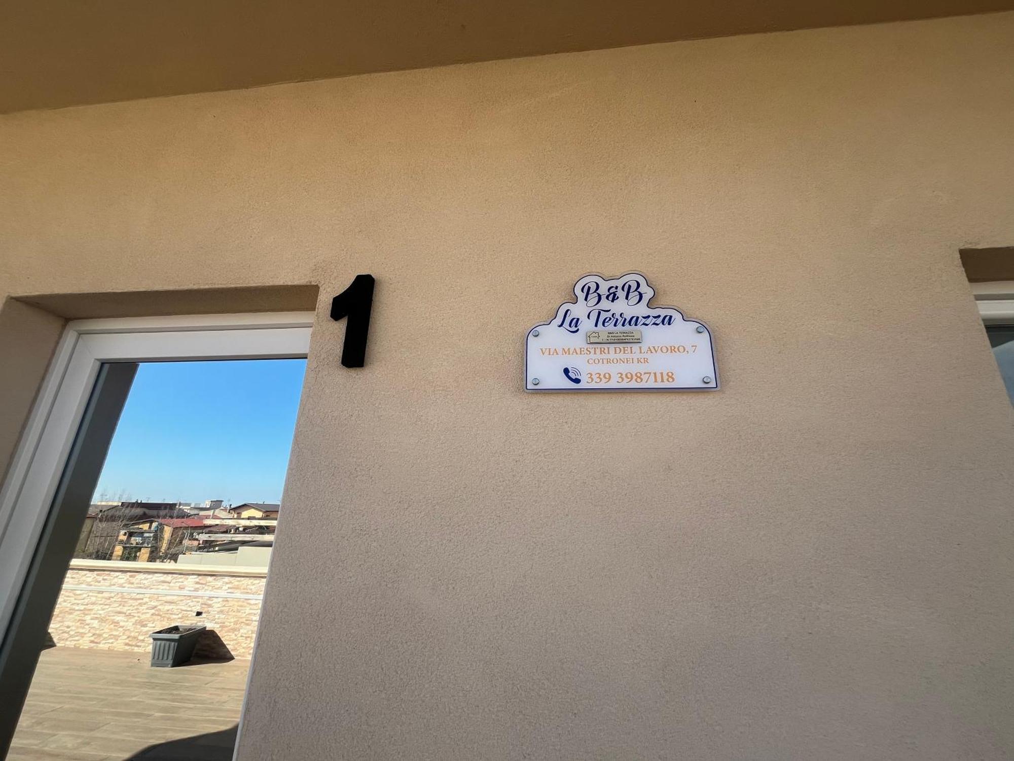 Cotronei B&B La Terrazza Polifrone מראה חיצוני תמונה