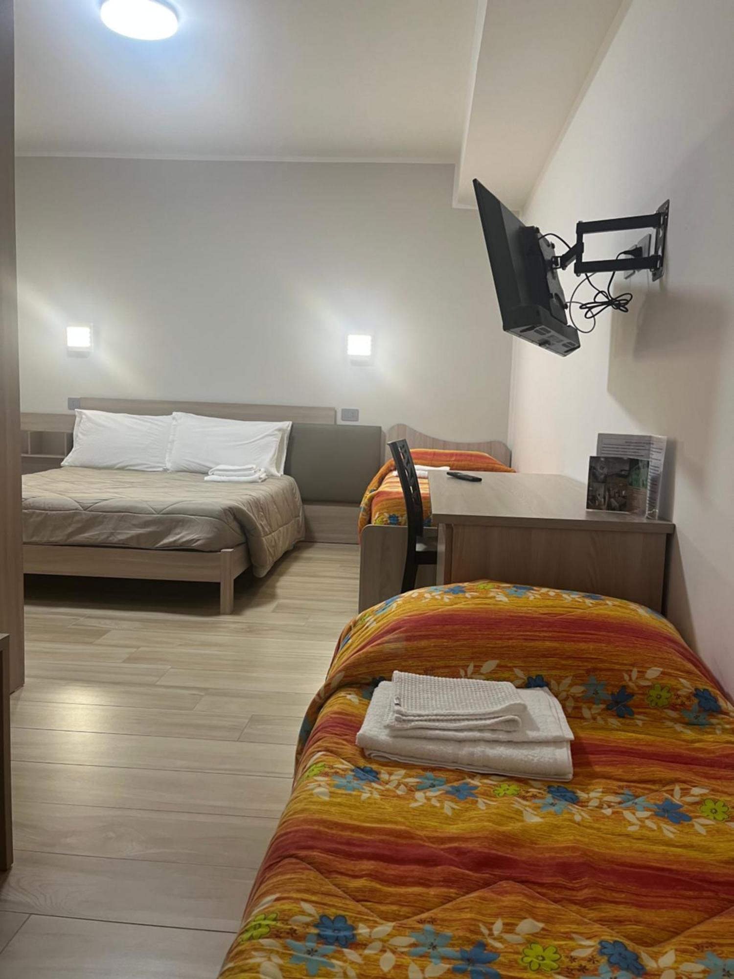 Cotronei B&B La Terrazza Polifrone מראה חיצוני תמונה